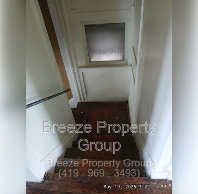 Building Photo - 2145 Dorr St