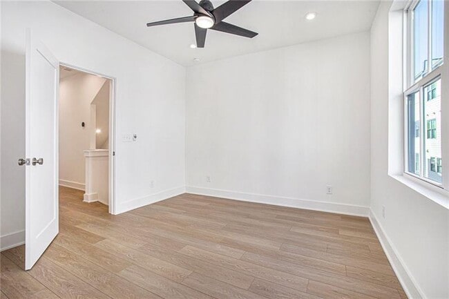 Building Photo - 1825 Gotham Ln NE