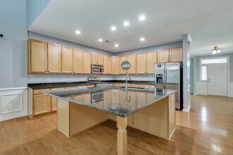 Building Photo - Beautiful Home In The Heart of Bluffton - ...