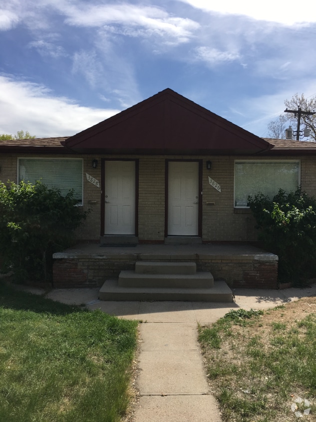 Building Photo - Spacious 1BR/1BA plus HUGE office/den!