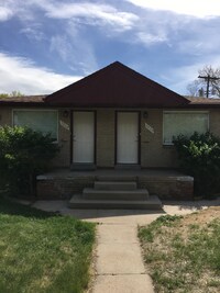 Building Photo - Spacious 1BR/1BA plus HUGE office/den!