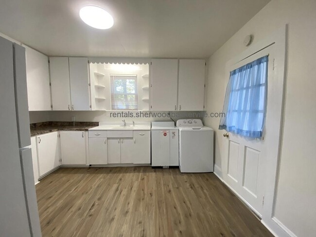 Building Photo - 504 E Atlantic St