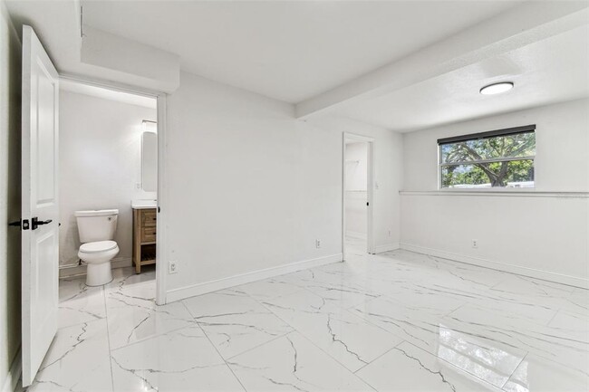 Building Photo - 4290 Neptune Dr SE