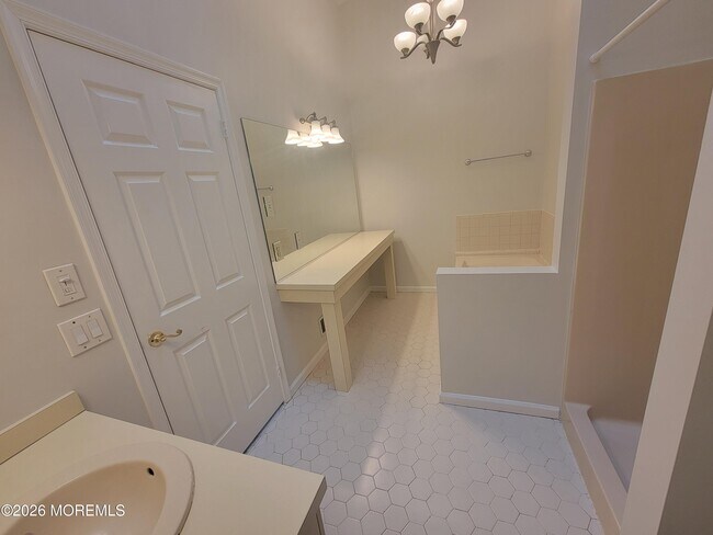 Building Photo - 22 Weller Pl