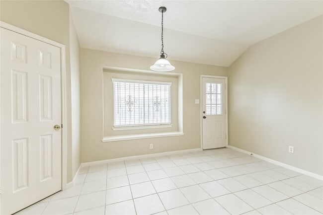 Building Photo - 8914 Heron Nest Dr