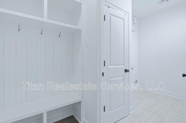 Building Photo - 114 Grays Lndg Ln