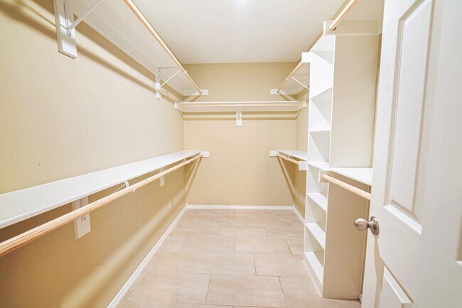 Building Photo - 4316 Ramona Dr
