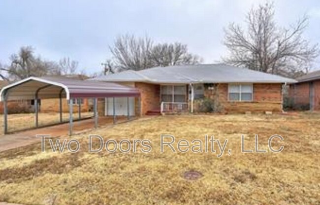 Building Photo - 1221 NE 44th St