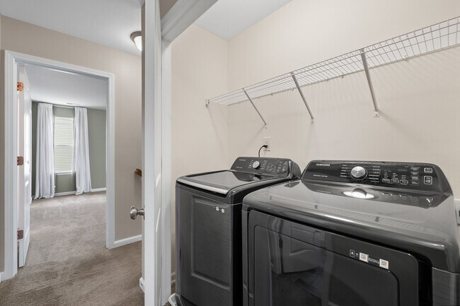 Building Photo - 230 Rosewood Ln