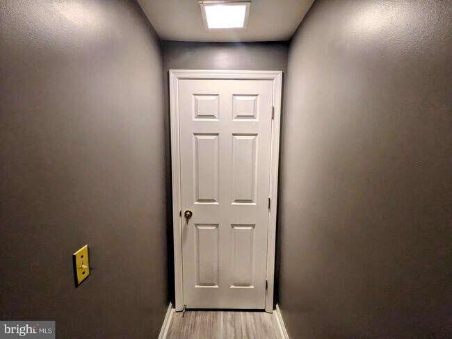 Building Photo - 10714 Gideon Ct