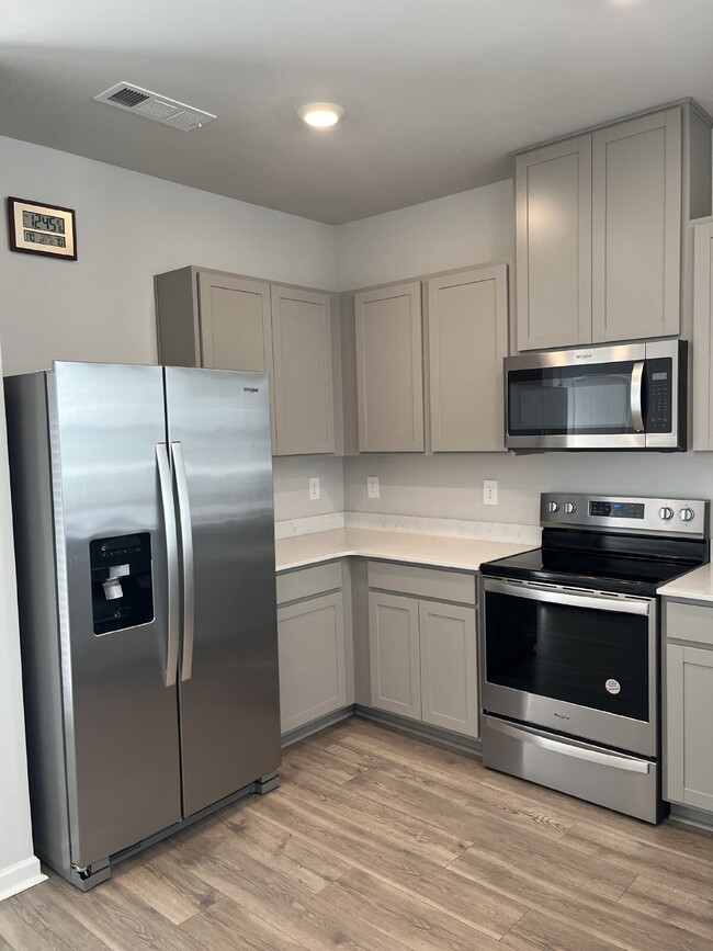 Building Photo - 453 Augustine Dr