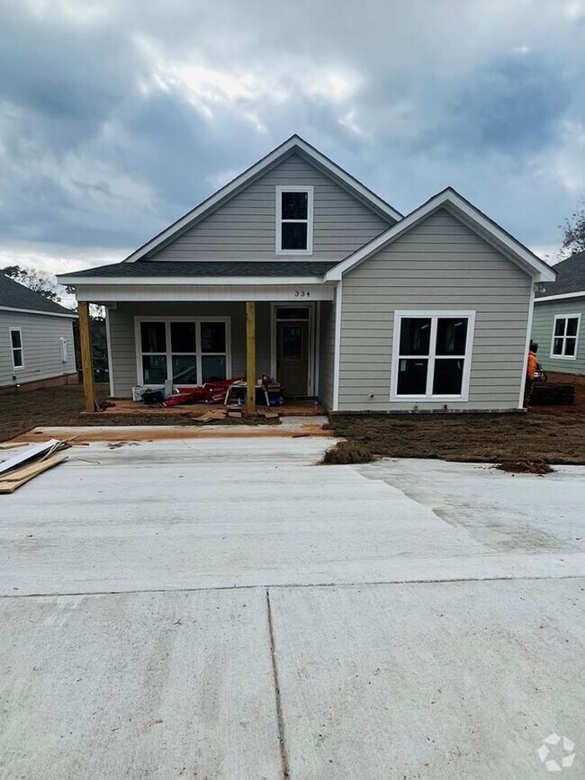 Building Photo - 334 Orion St