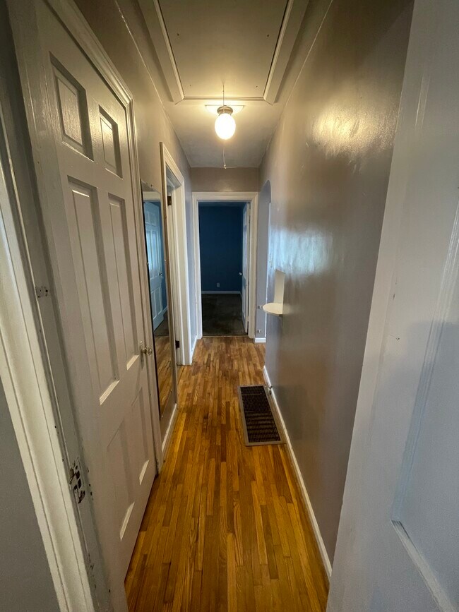 Building Photo - 928 Monterey Ave