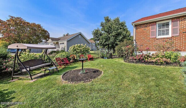 Building Photo - 120 Hulick Pl