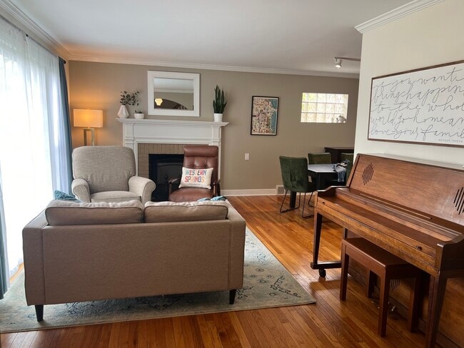 Building Photo - 4716 Wolf Rd