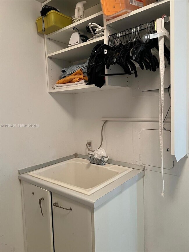 Building Photo - 19955 NE 38th Ct