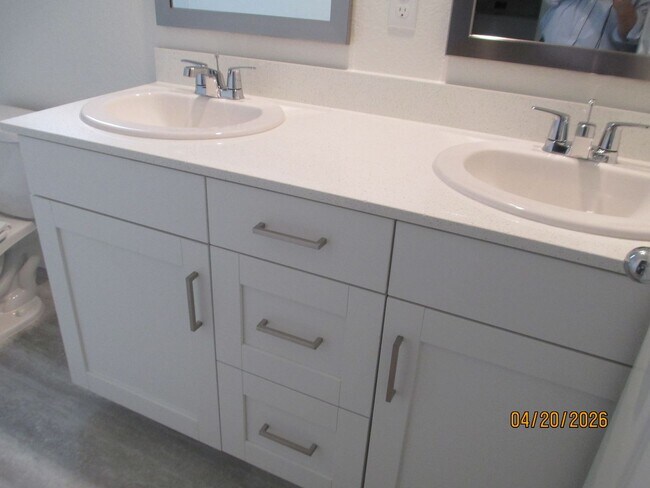 Building Photo - Brand new home in Roseville