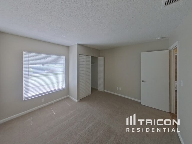 Building Photo - 615 Forest Hills Dr