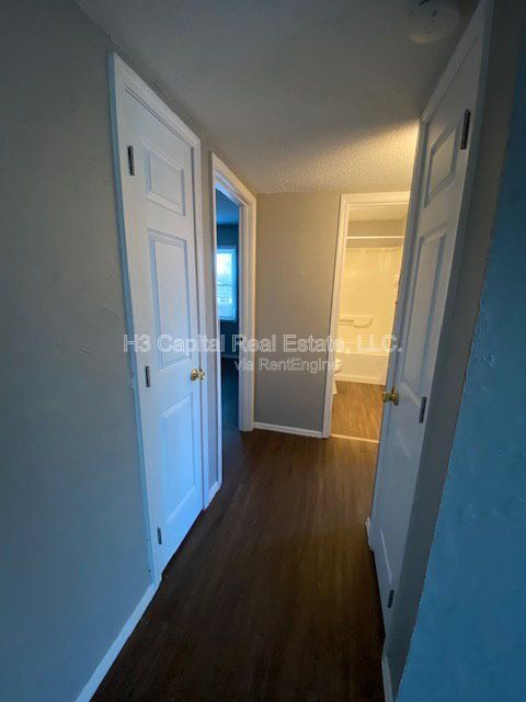 Building Photo - 400 George St