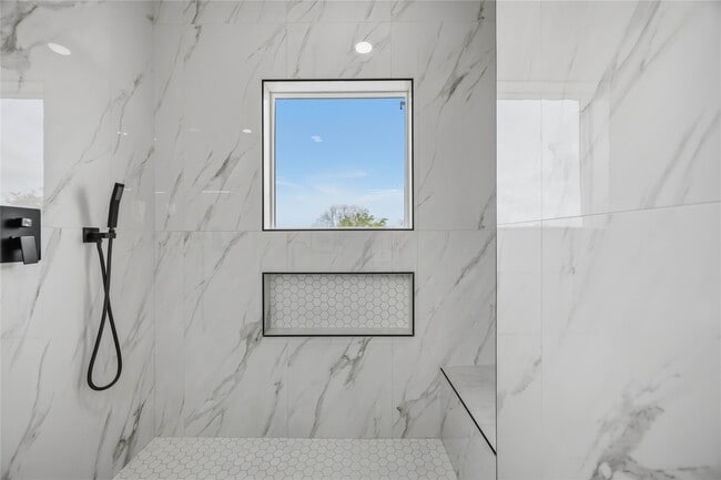 Building Photo - 2010 Yates St