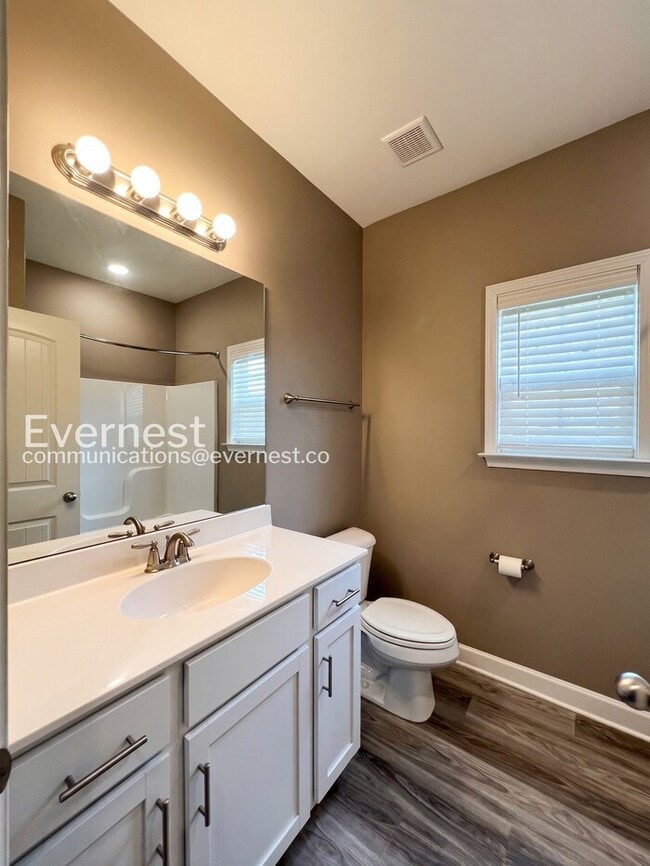 Building Photo - 5670 Matthew Dr