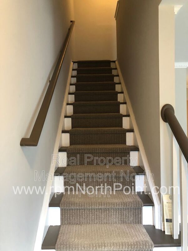 Building Photo - 676 Anderson Walk