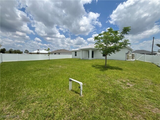 Primary Photo - 3214 NE 14th Pl