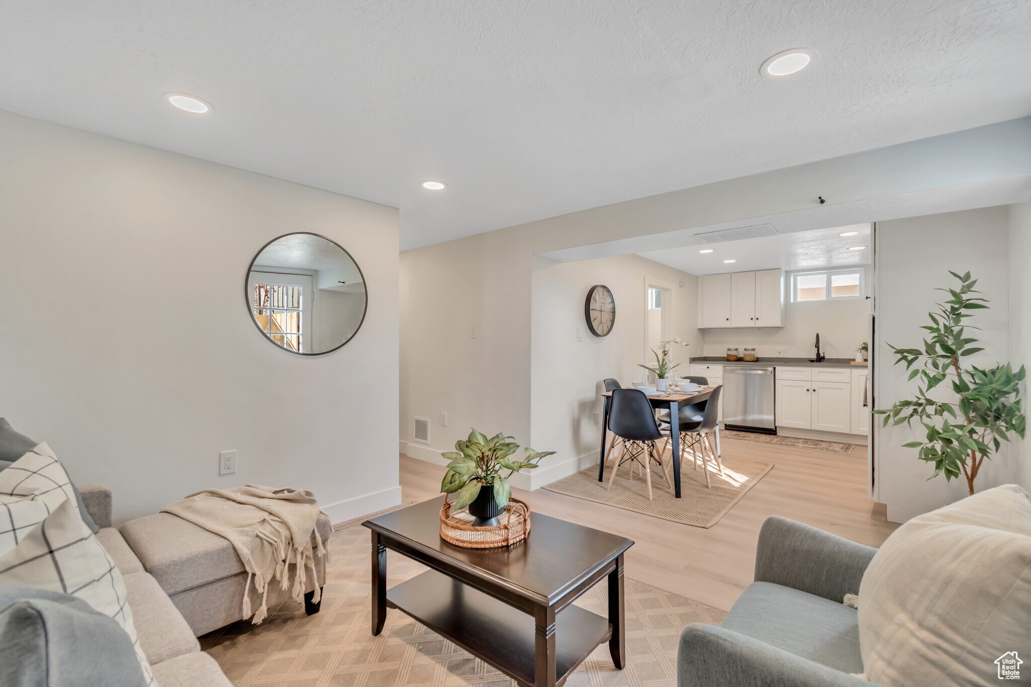 Building Photo - 394 N 100 E