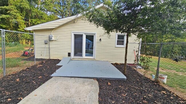 Building Photo - 471 Perkins Cir