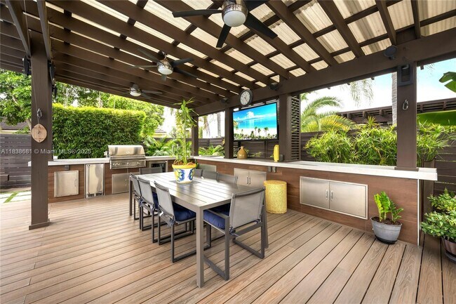 Building Photo - 9465 NW 52nd Doral Ln
