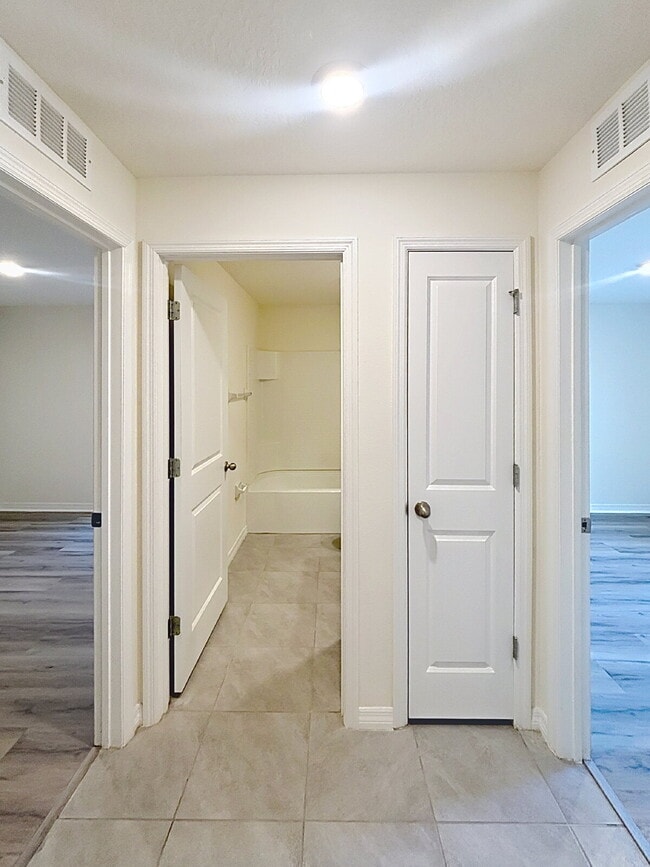 Building Photo - Beautiful 4-Bedroom Modern Home in the Desirable Brookside Community | Ruskin