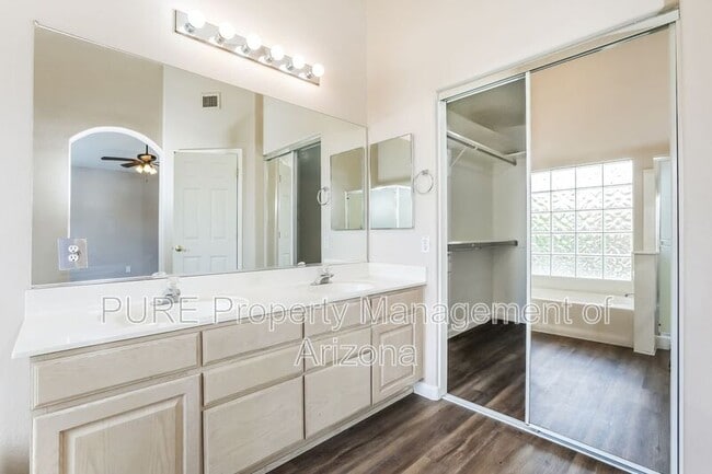 Building Photo - 624 W Douglas Ave