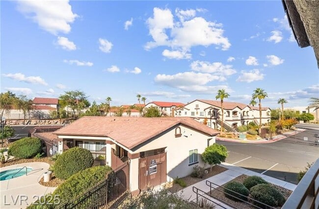 Building Photo - 2291 W Horizon Ridge Pkwy