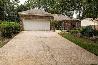 Building Photo - Daphne 3BR/2BA + Bonus Den – Spacious, Stylish & Full of Charm!
