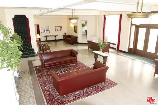 Lobby - 2121 James M Wood Blvd