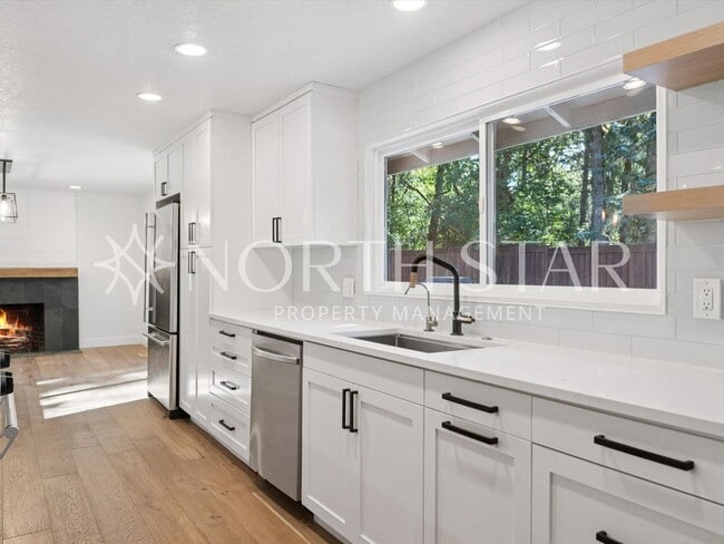 Building Photo - Stylishly Updated Ranch in Bryant Woods