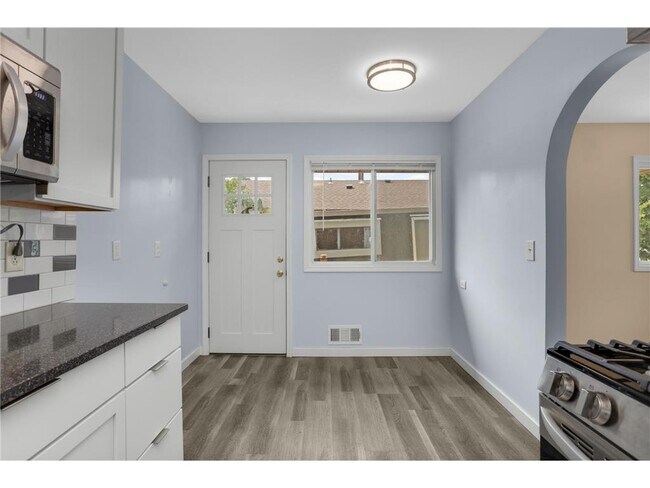 Building Photo - 4949 Jackson St NE