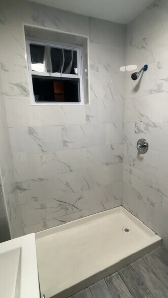 Building Photo - 2401 S 54th St