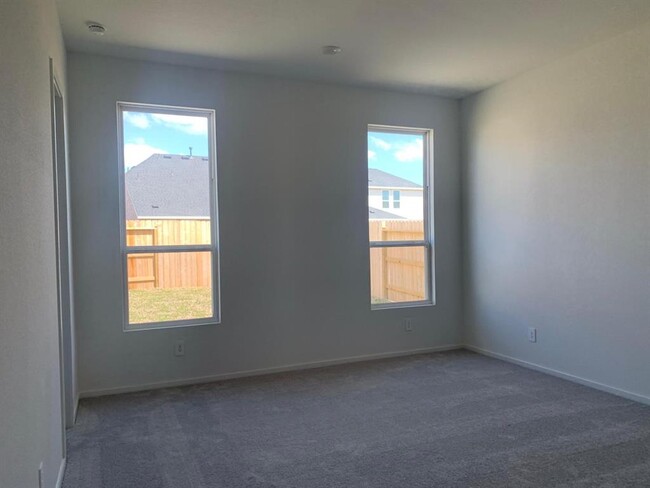 Building Photo - 32030 Meadowlake Mews Ln