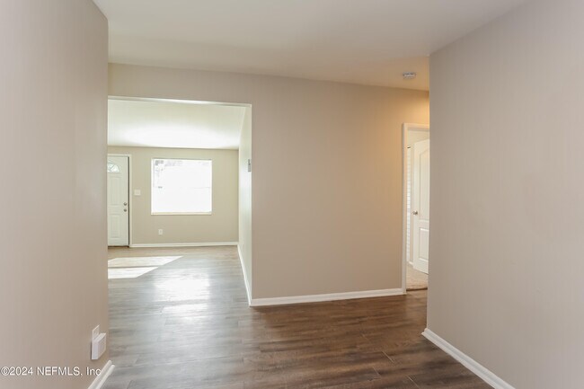 Building Photo - 4653 Haldis Ave