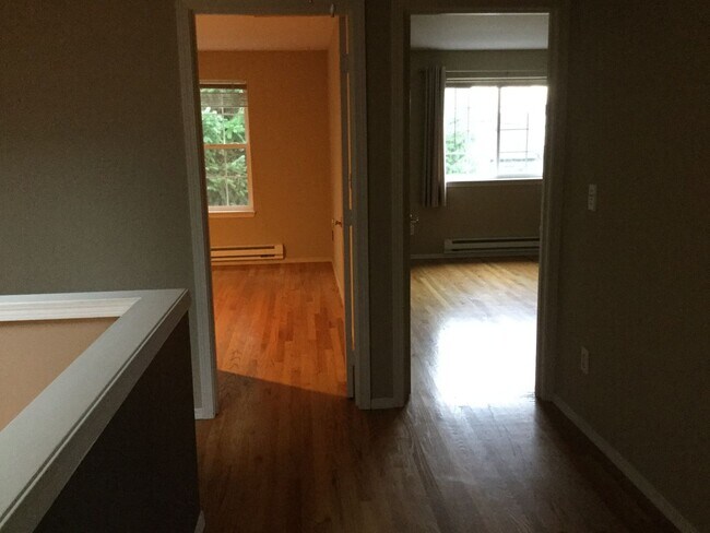 Building Photo - Stylish 2-Bedroom, 2.5-Bath Townhome with Garage & Private Patio