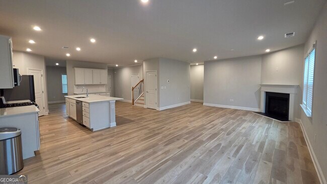 Building Photo - 521 Elkwood Ln
