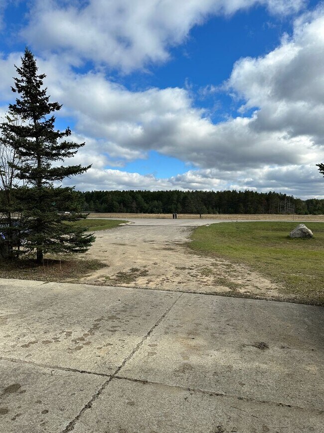 Building Photo - 5093 M-37