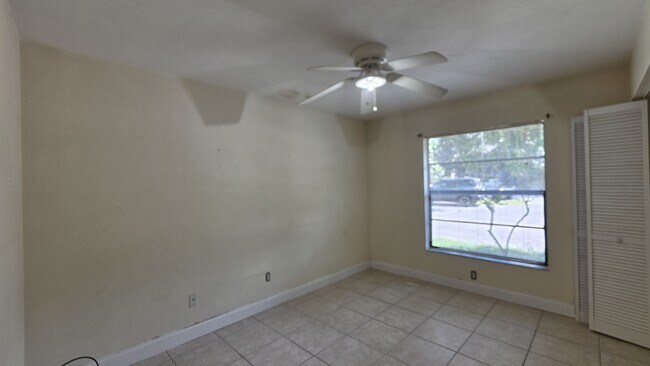 Building Photo - 7200 SW 42nd Pl