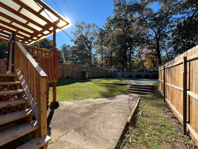 Building Photo - 10 Vera Cir