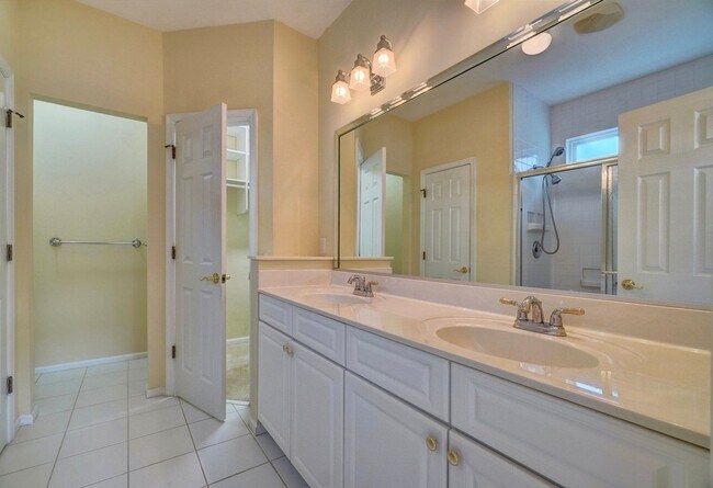 Building Photo - MUST SEE!! 3-Bedroom Home in Bay Breeze Point! Vaulted Ceilings - 1st Floor Primary Bedroom - Att...