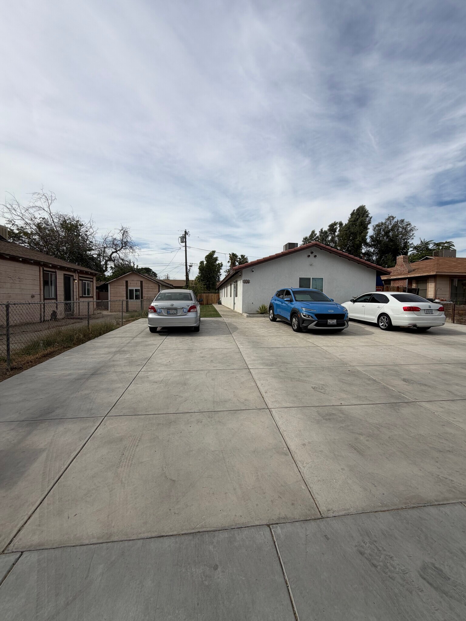 Building Photo - 216 E Belle Ave
