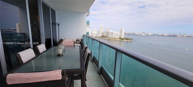 Building Photo - 1331 Brickell Bay Dr