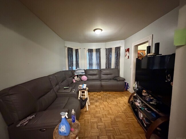 Building Photo - 412 Dewey St