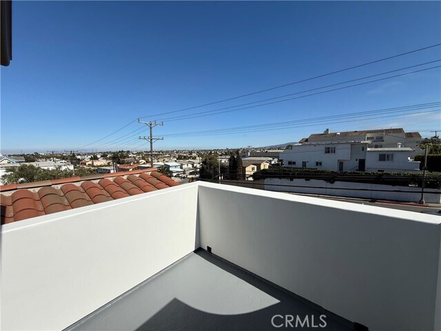 Building Photo - 1623 Artesia Blvd